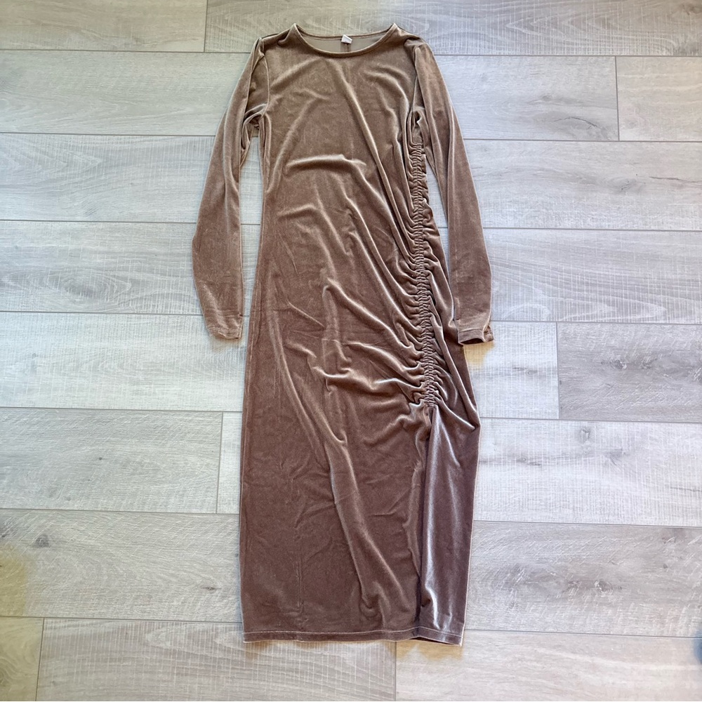Old Navy Velvet Long Sleeve Dress in Brown - Picture 2 of 7